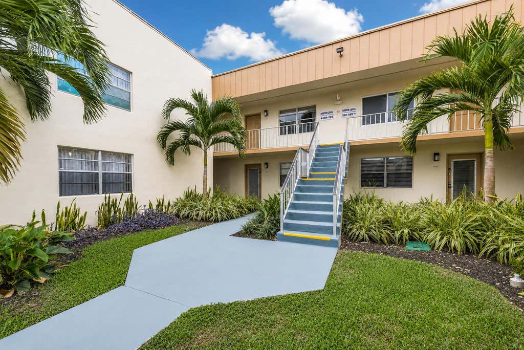 Photo of 184 Piedmont D #D, Delray Beach, FL 33484 (MLS # B26049507)