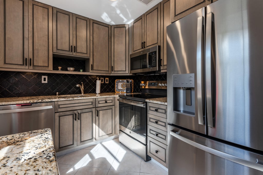 Photo of 184 Piedmont D #D, Delray Beach, FL 33484 (MLS # B26049507)