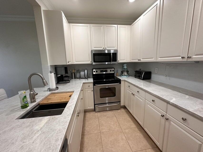 ABACOA TOWN CENTER 3 - Residential Lease