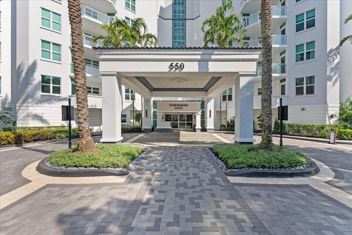 550 SE Mizner Boulevard B206