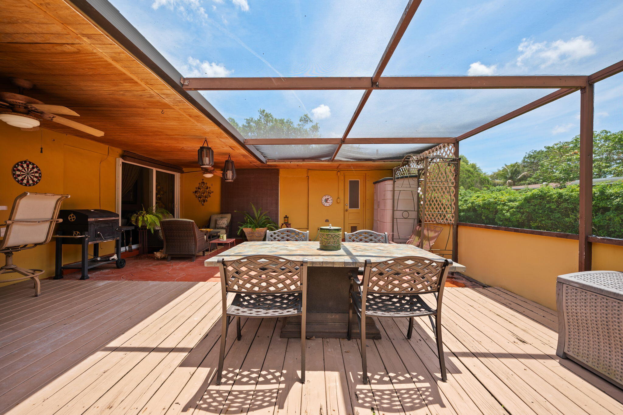 PASADENA LAKES - Residential