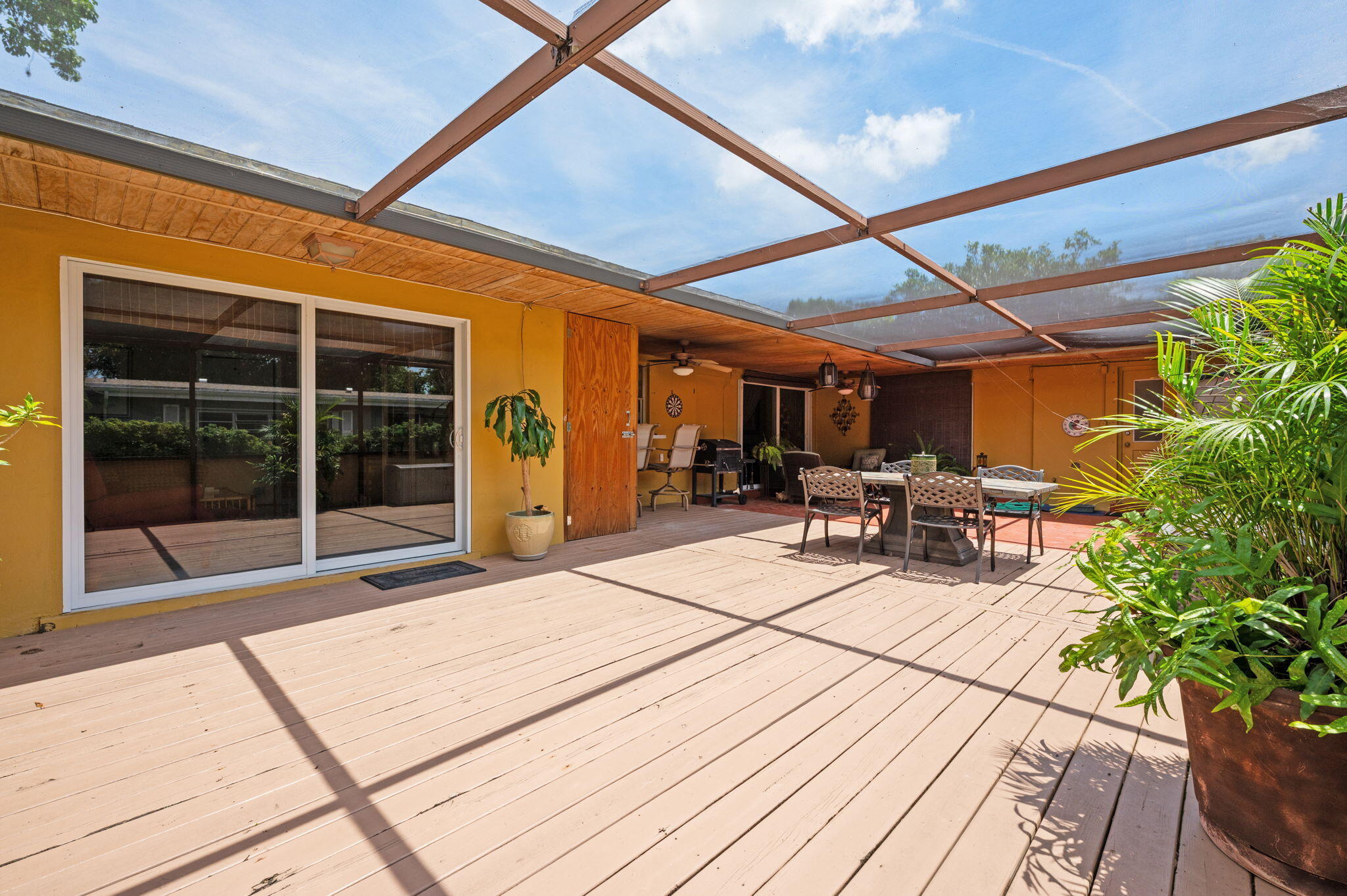 PASADENA LAKES - Residential