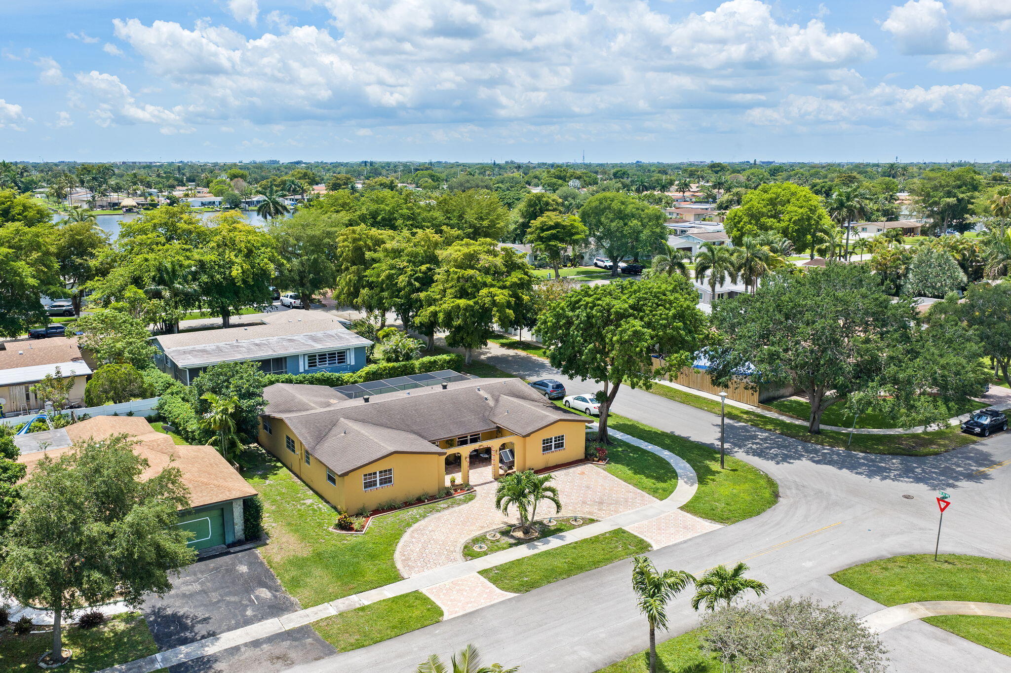 PASADENA LAKES - Residential