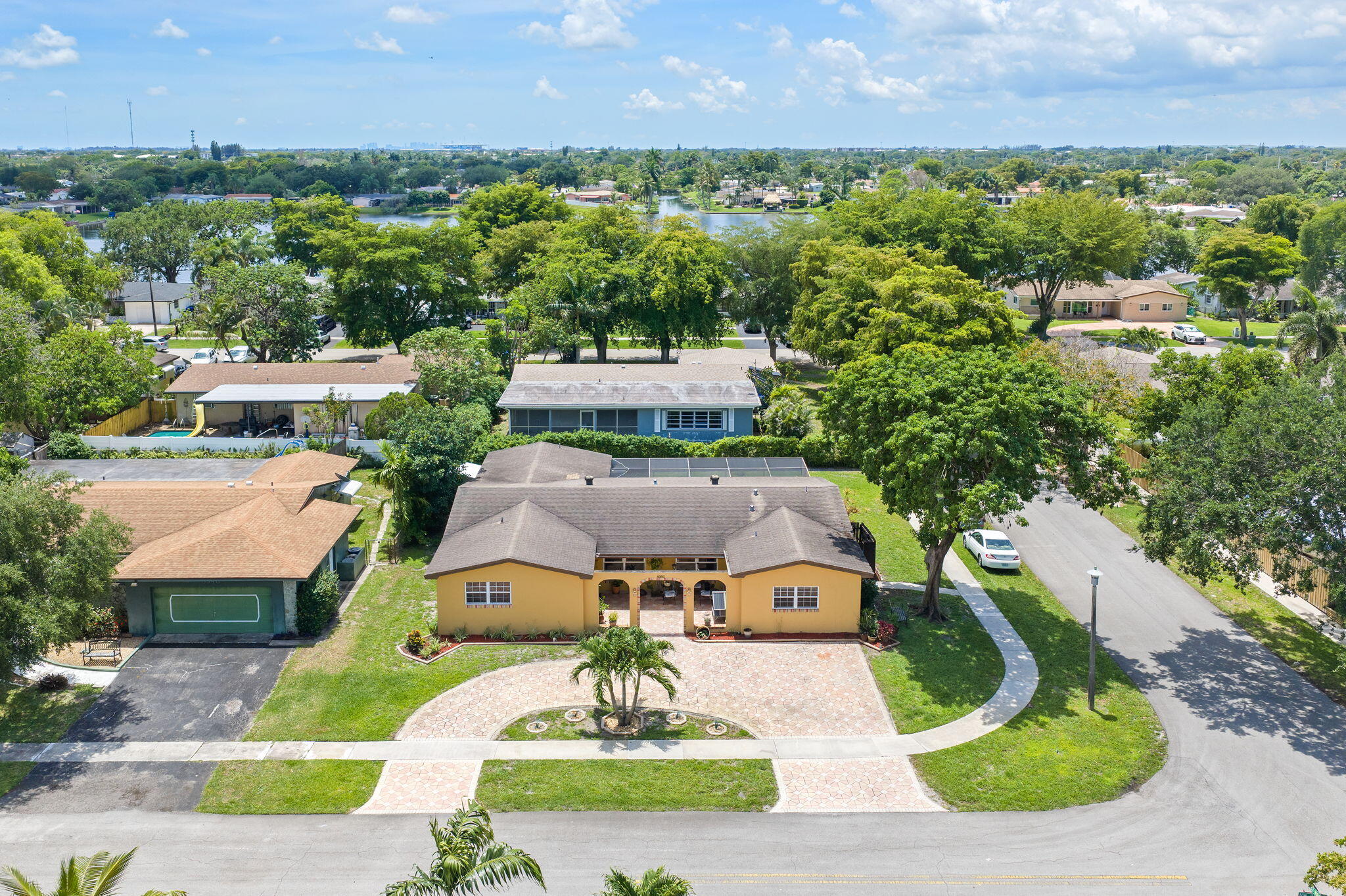 PASADENA LAKES - Residential