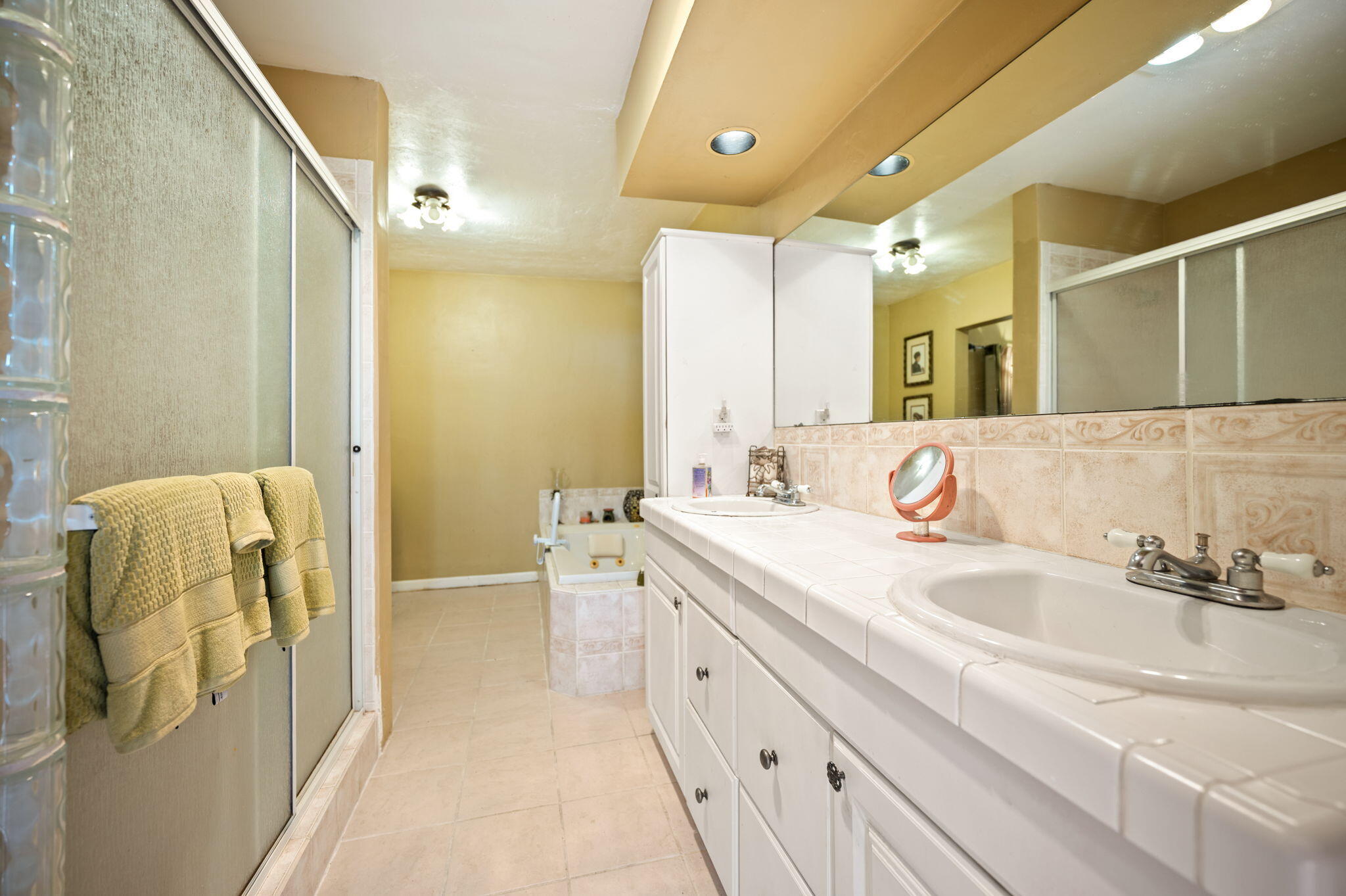 PASADENA LAKES - Residential