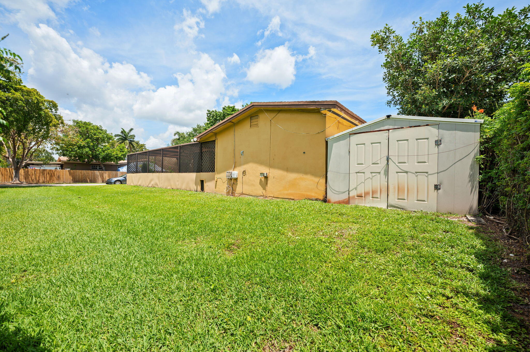 PASADENA LAKES - Residential