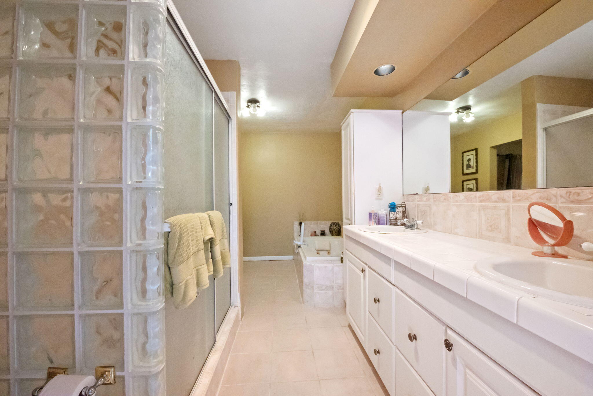 PASADENA LAKES - Residential