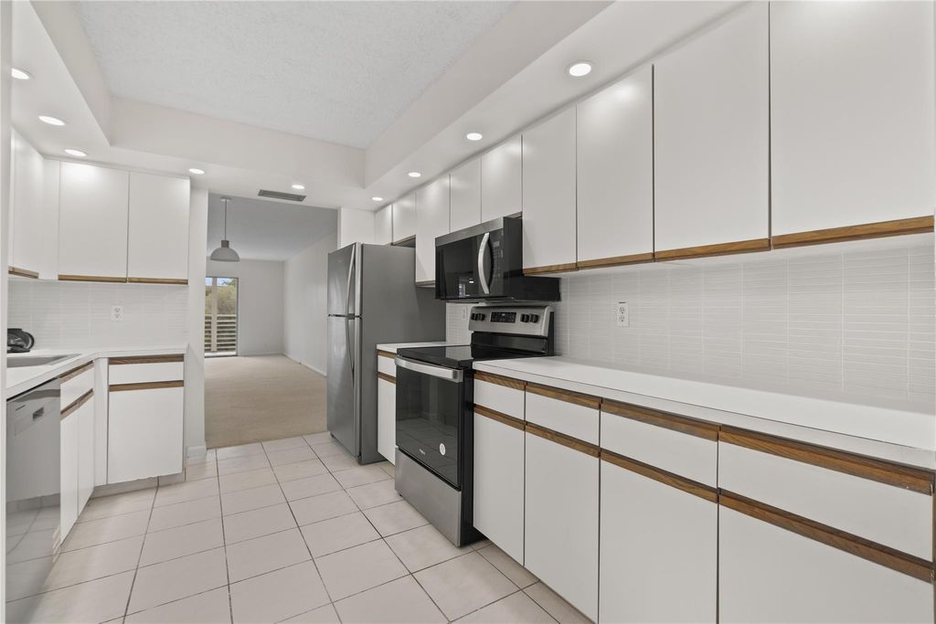 Photo of 1801 Eleuthera Point #J3, Coconut Creek, FL 33066 (MLS # B26014262)