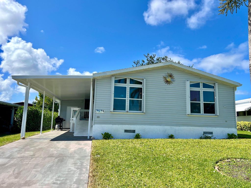 Photo of 7971 SE Homestead Avenue, Hobe Sound, FL 33455 (MLS # B26024023)