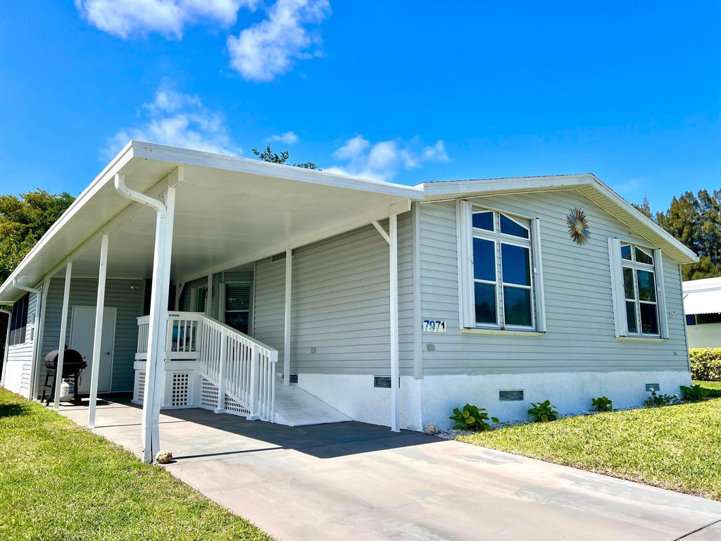 Photo of 7971 SE Homestead Avenue, Hobe Sound, FL 33455 (MLS # B26024023)