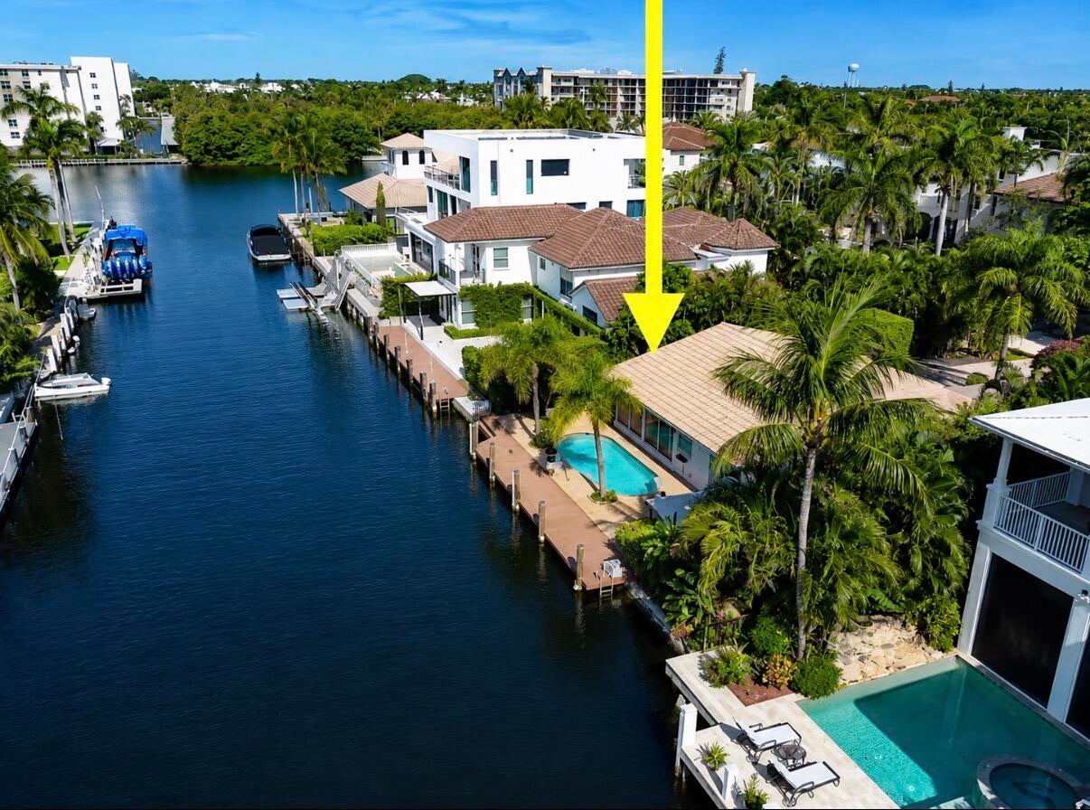 1014 Lewis Cove