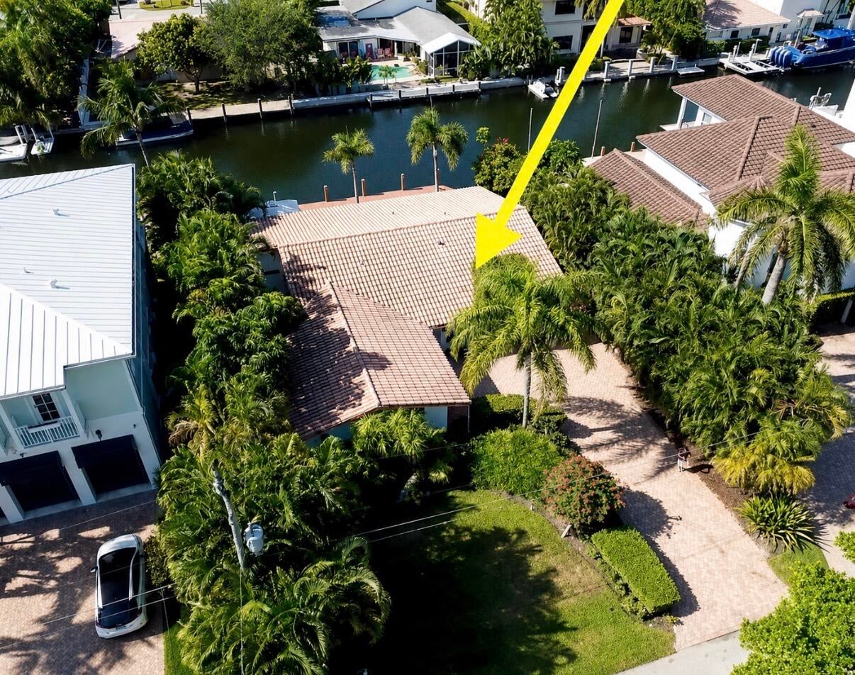1014 Lewis Cove