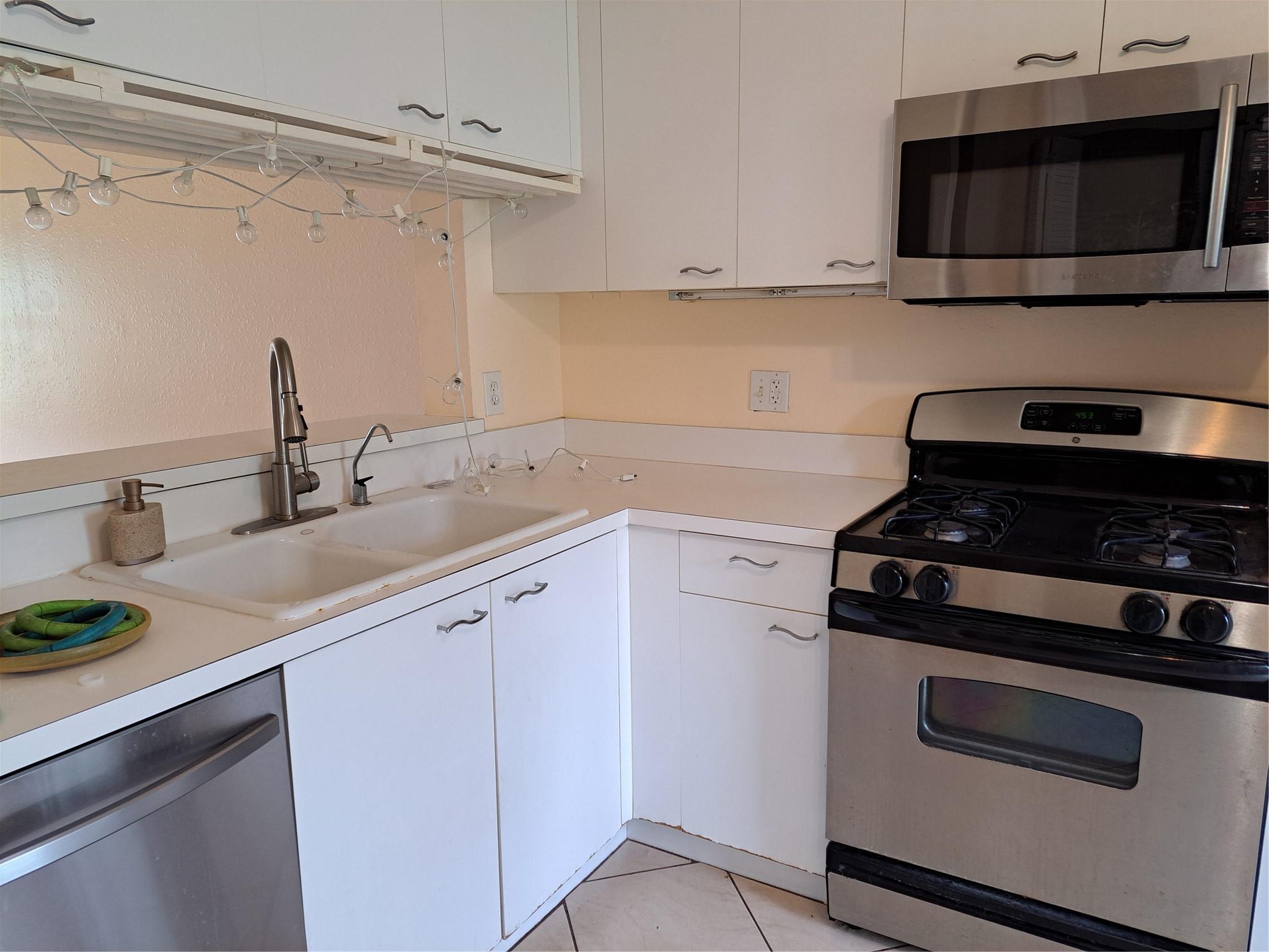 8123 SAN CARLOS CIR 8123