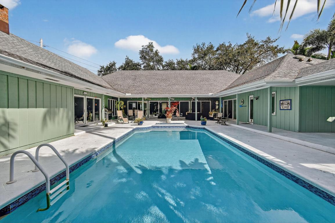 Tequesta Country Club Community - Residential