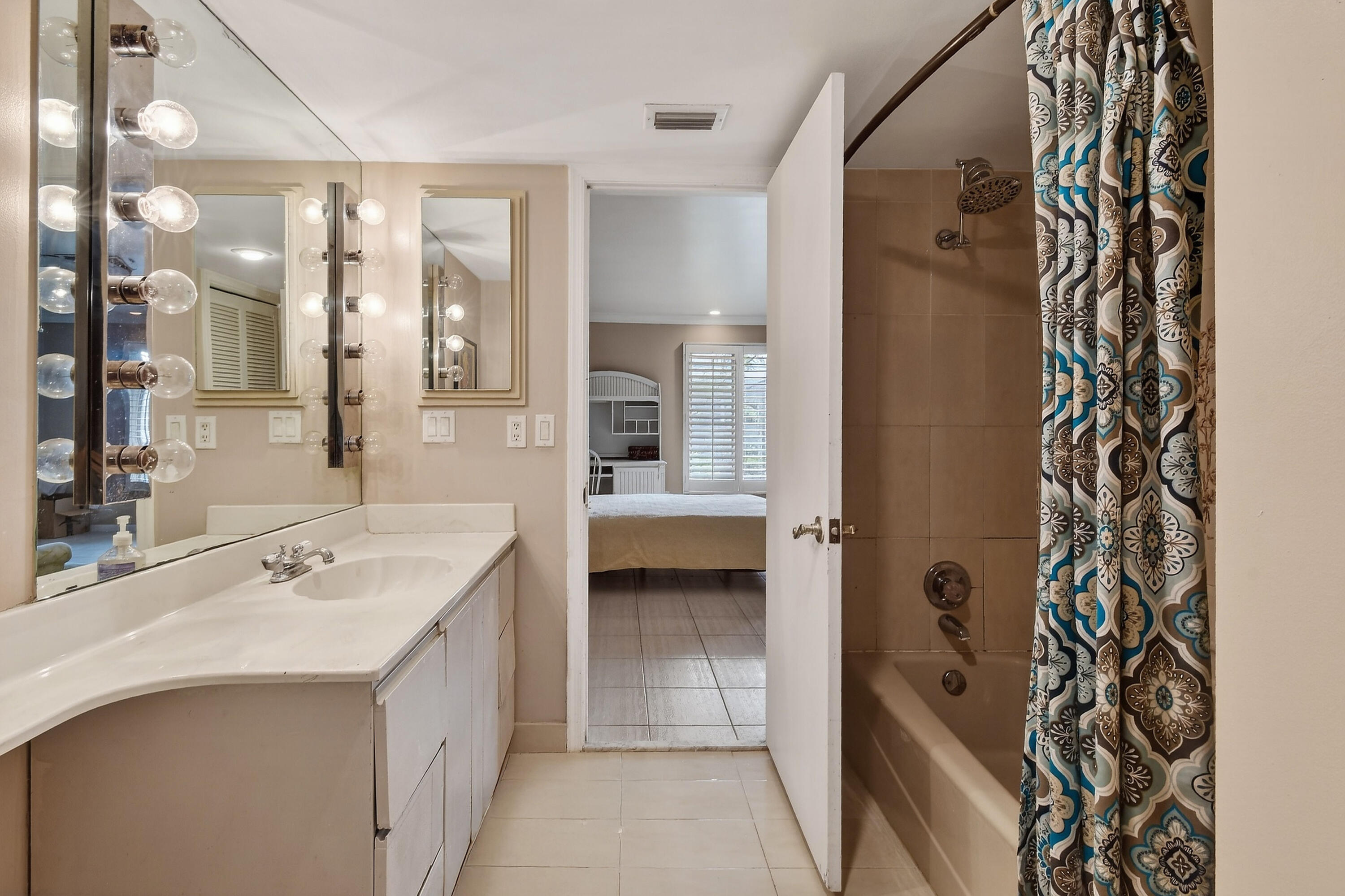 Tequesta Country Club Community - Residential