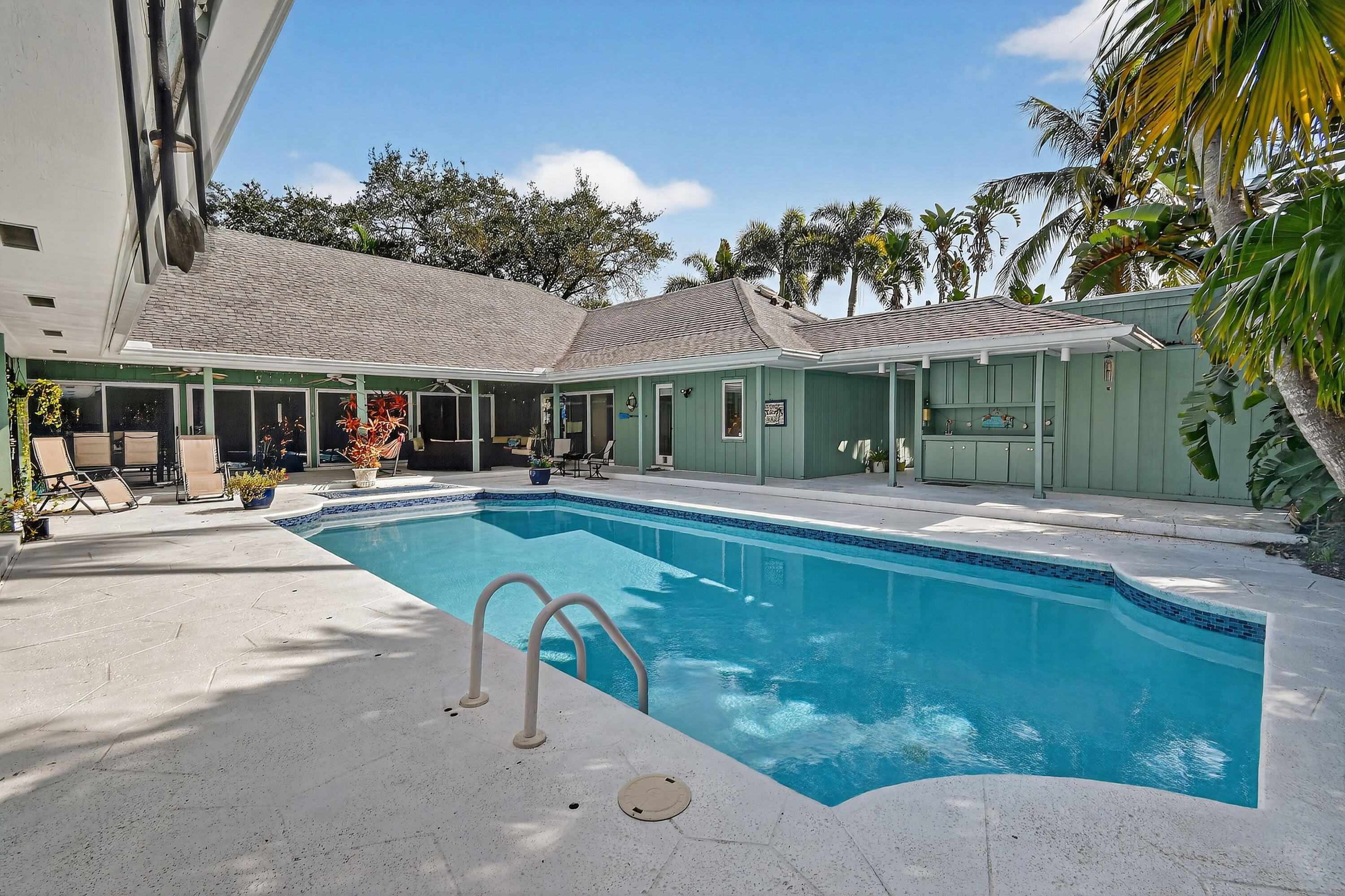 Tequesta Country Club Community - Residential