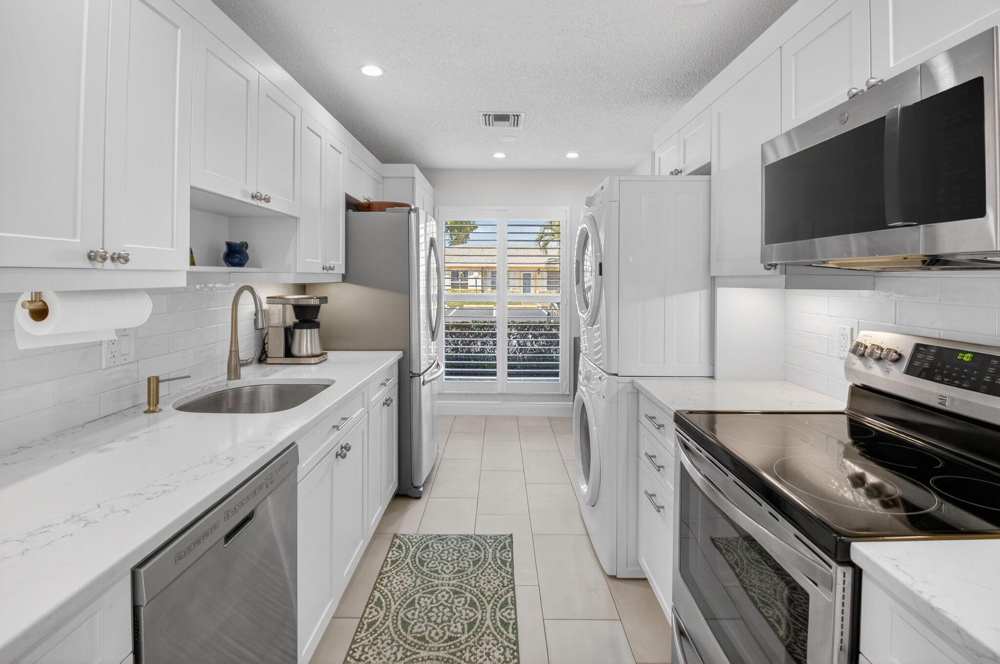 PINES OF DELRAY CONDO - Residential