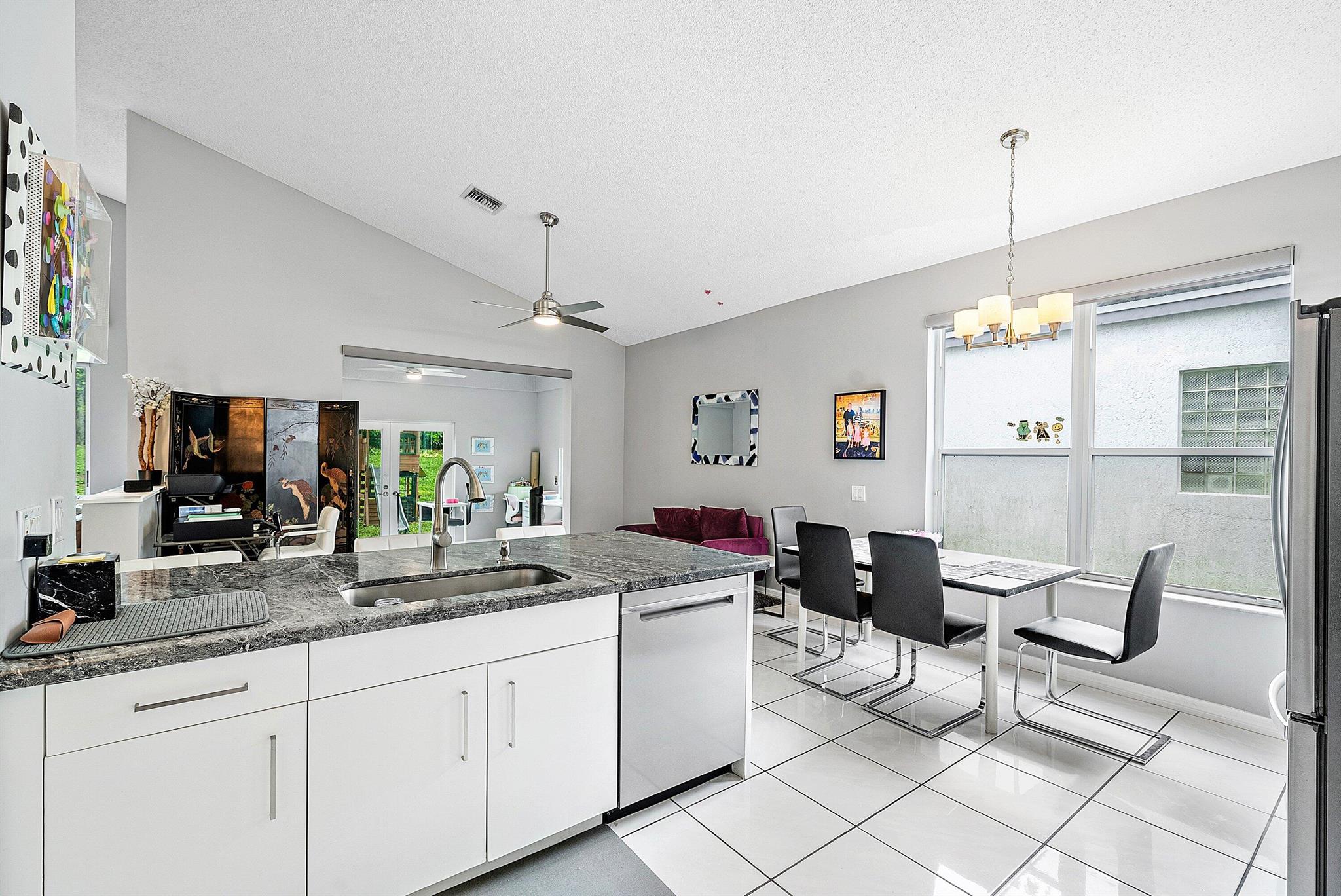 MAYFAIR AT PARKLAND - Residential