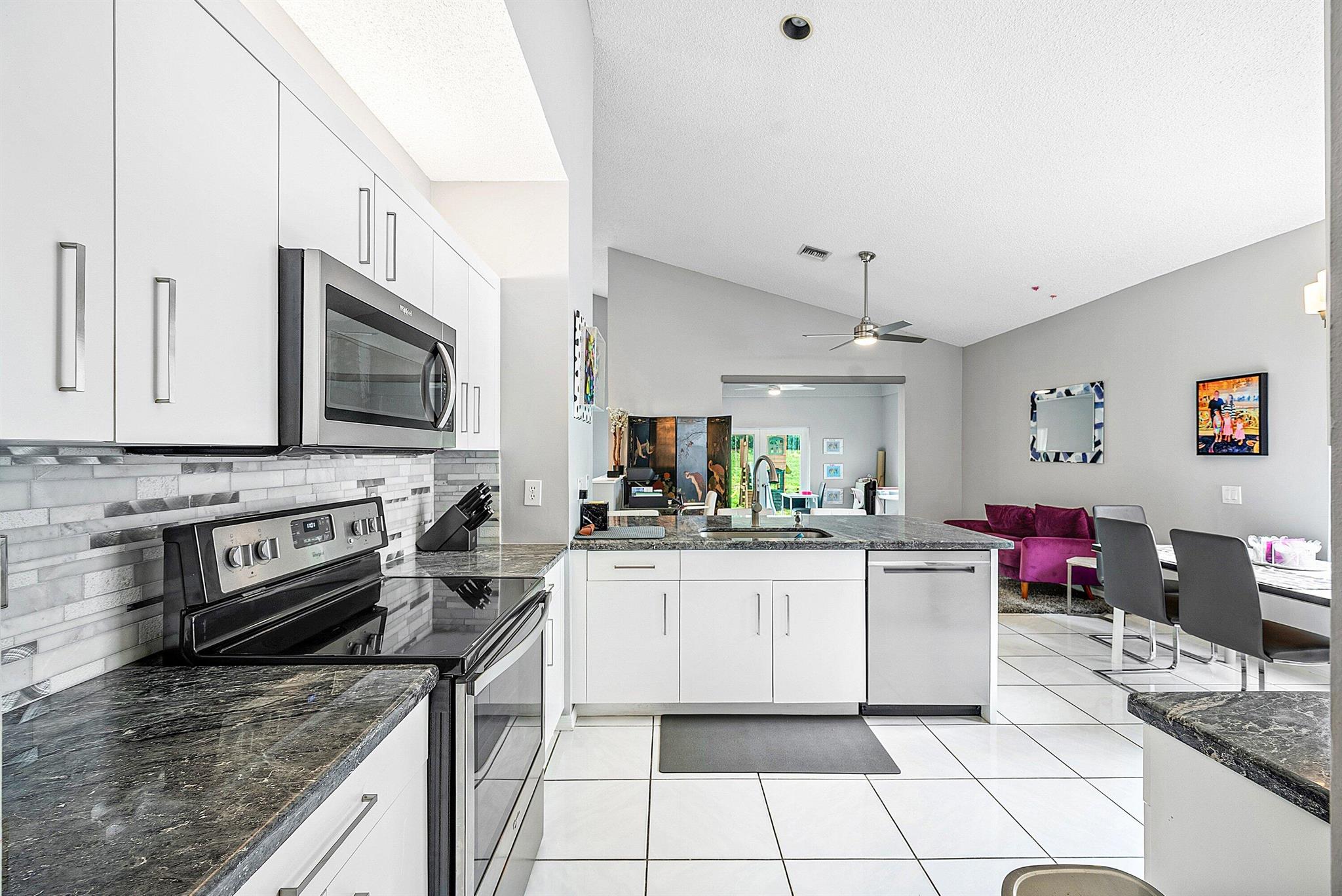 MAYFAIR AT PARKLAND - Residential