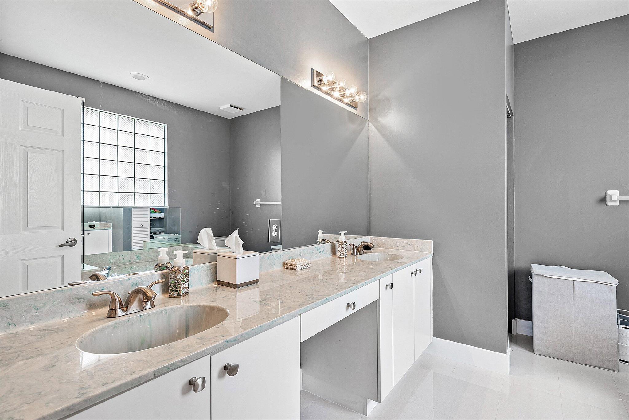 MAYFAIR AT PARKLAND - Residential