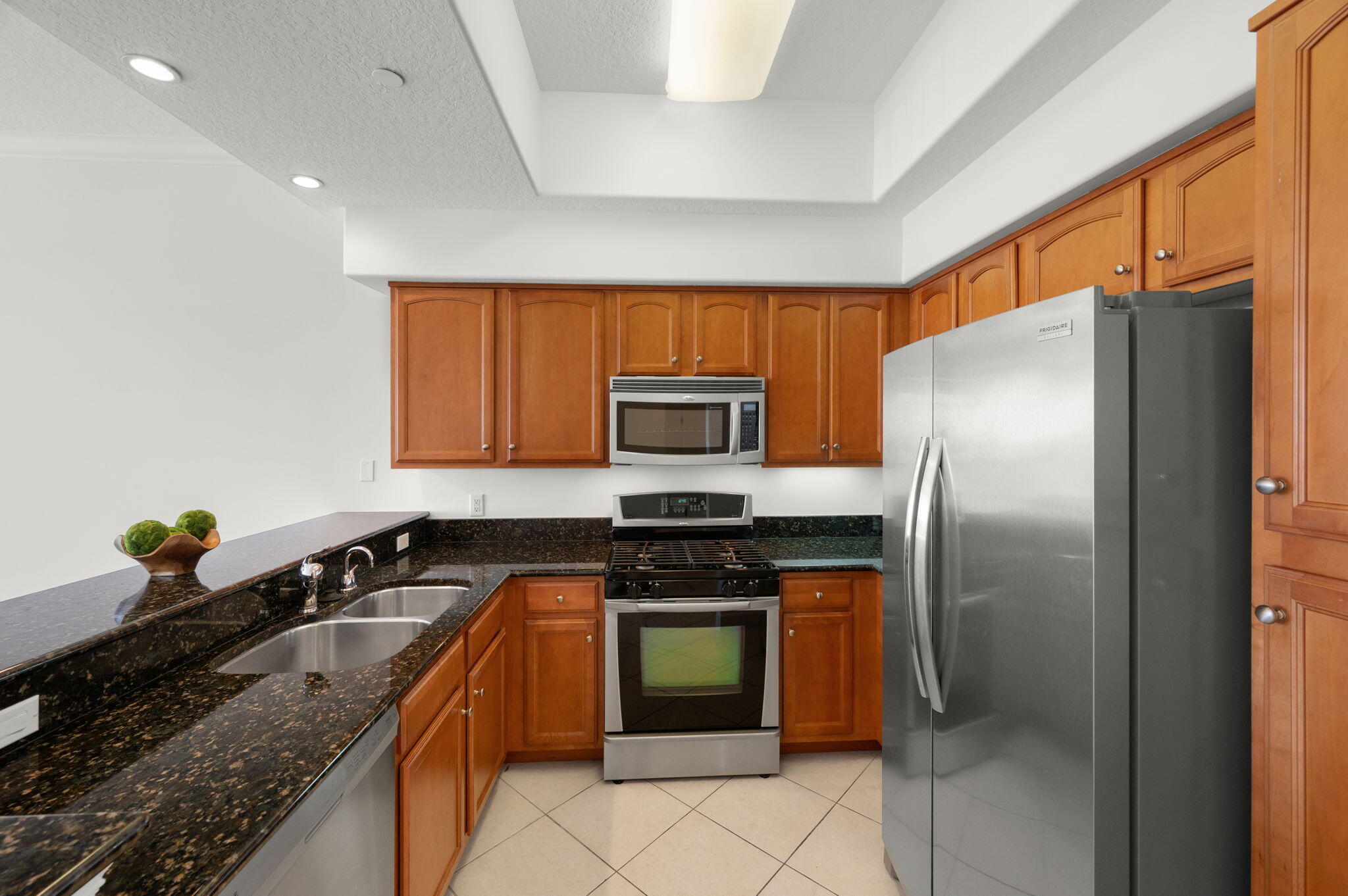 RENAISSANCE ON THE RIVER, A CONDOMINIUM - Residential Lease