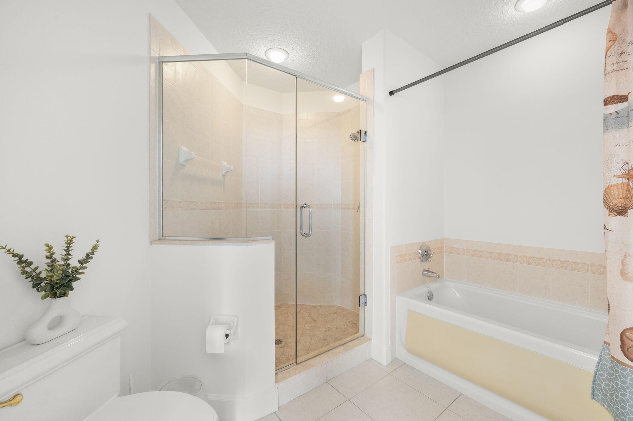 RENAISSANCE ON THE RIVER, A CONDOMINIUM - Residential Lease