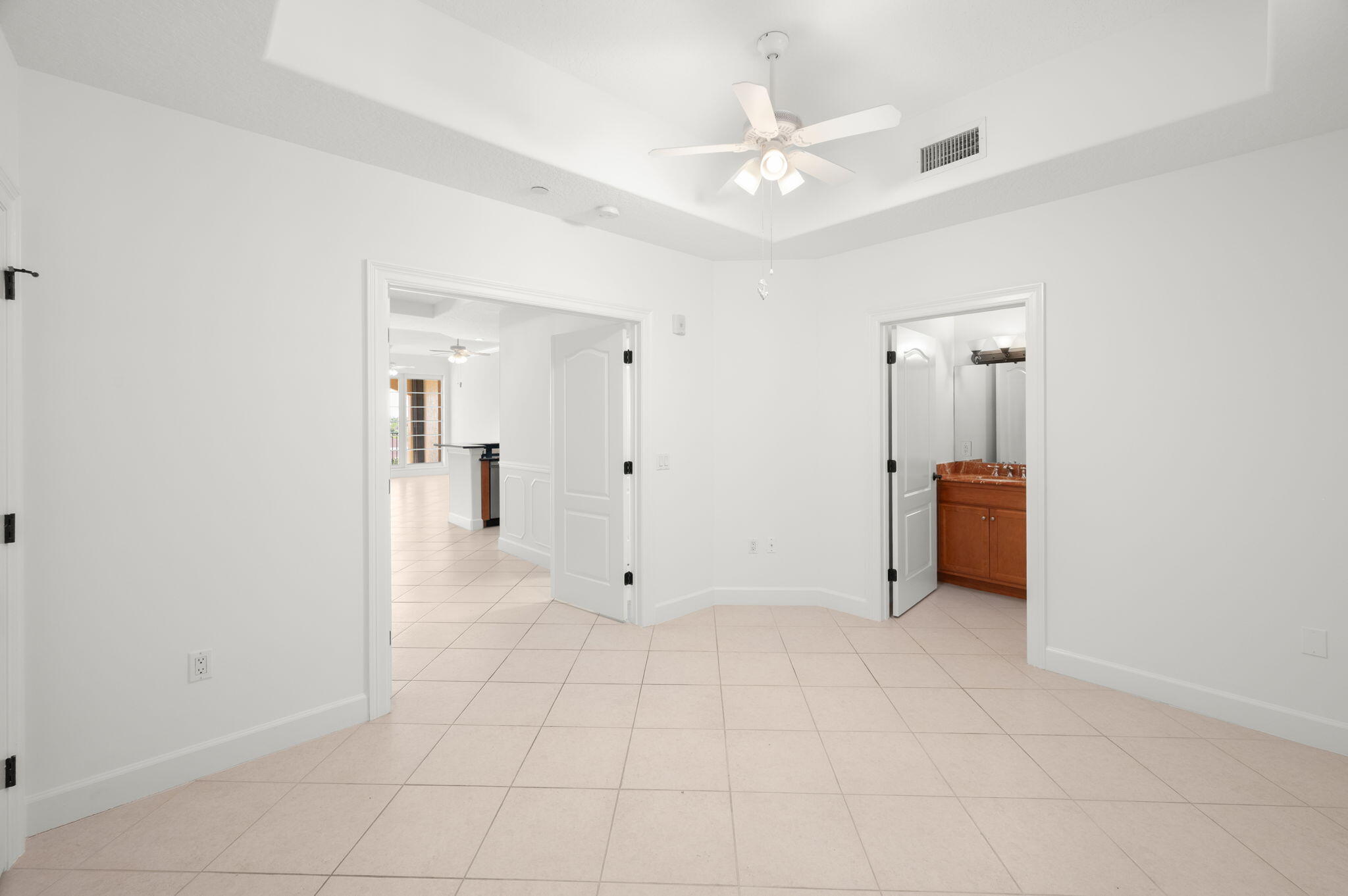 RENAISSANCE ON THE RIVER, A CONDOMINIUM - Residential Lease