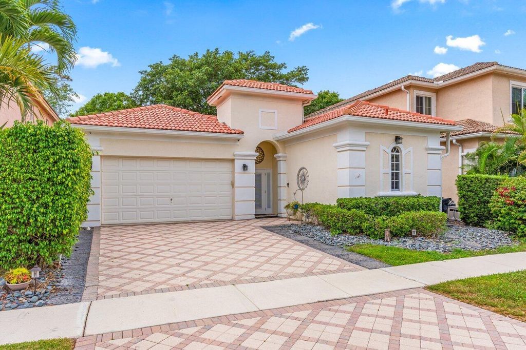 Photo of 9680 Vineyard Court, Boca Raton, FL 33428 (MLS # R10982376)