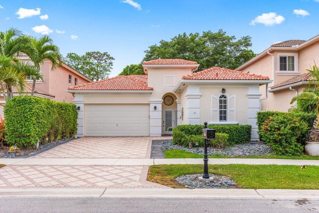 Photo of 9680 Vineyard Court, Boca Raton, FL 33428 (MLS # R10982376)