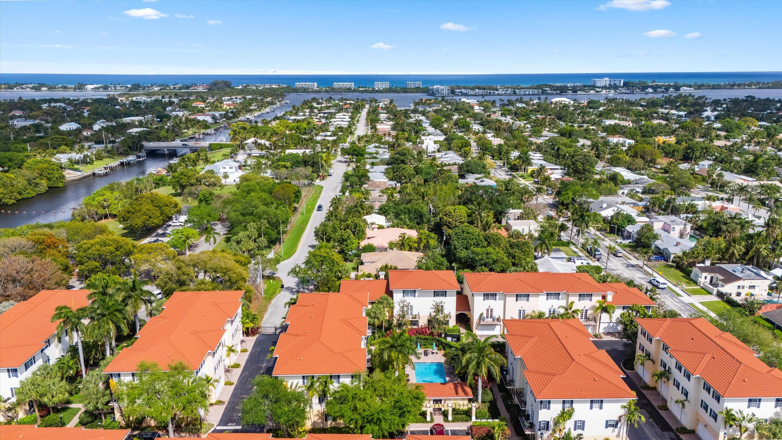 COURTYARDS OF LAKE WORTH - Residential