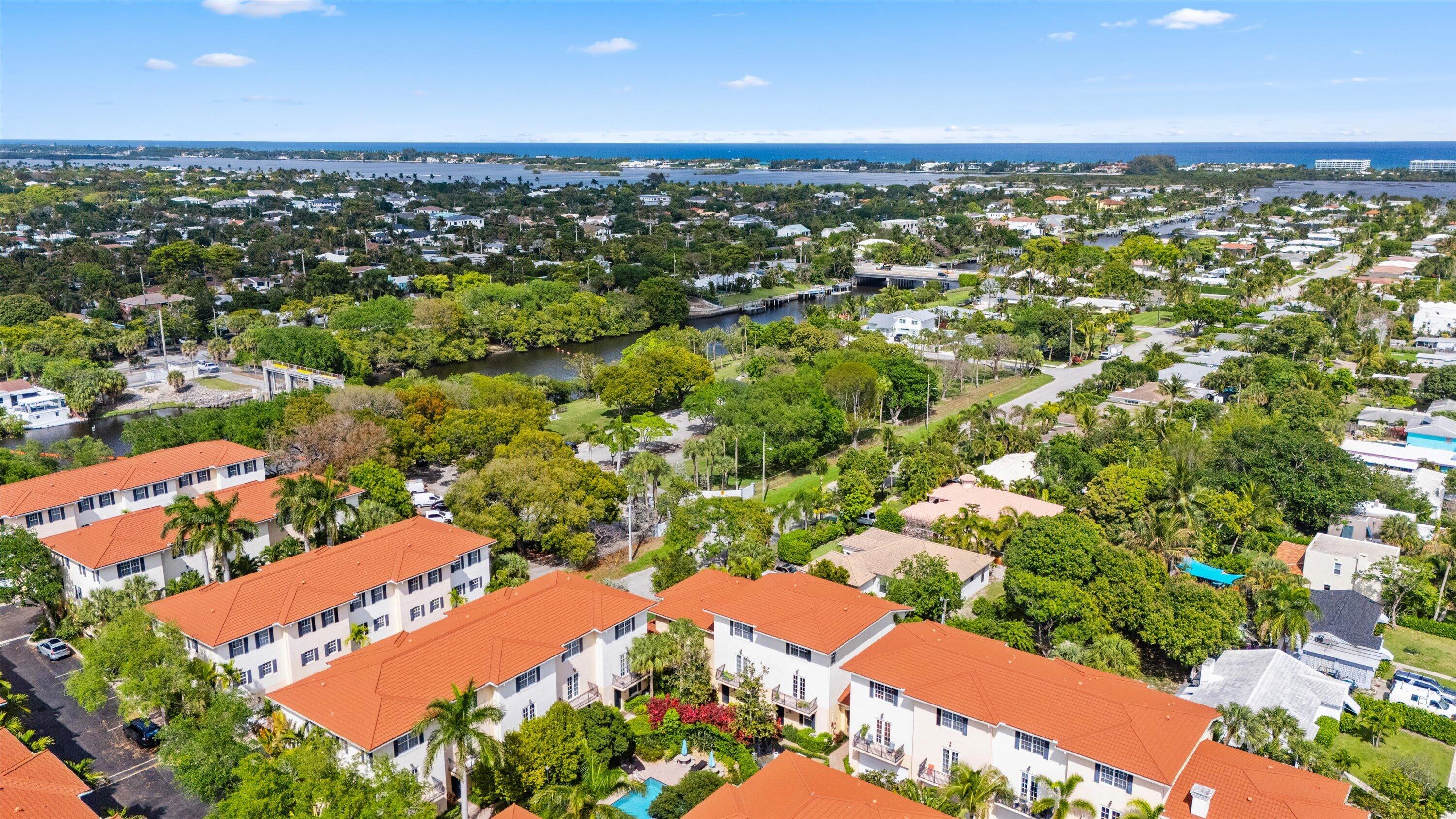 COURTYARDS OF LAKE WORTH - Residential