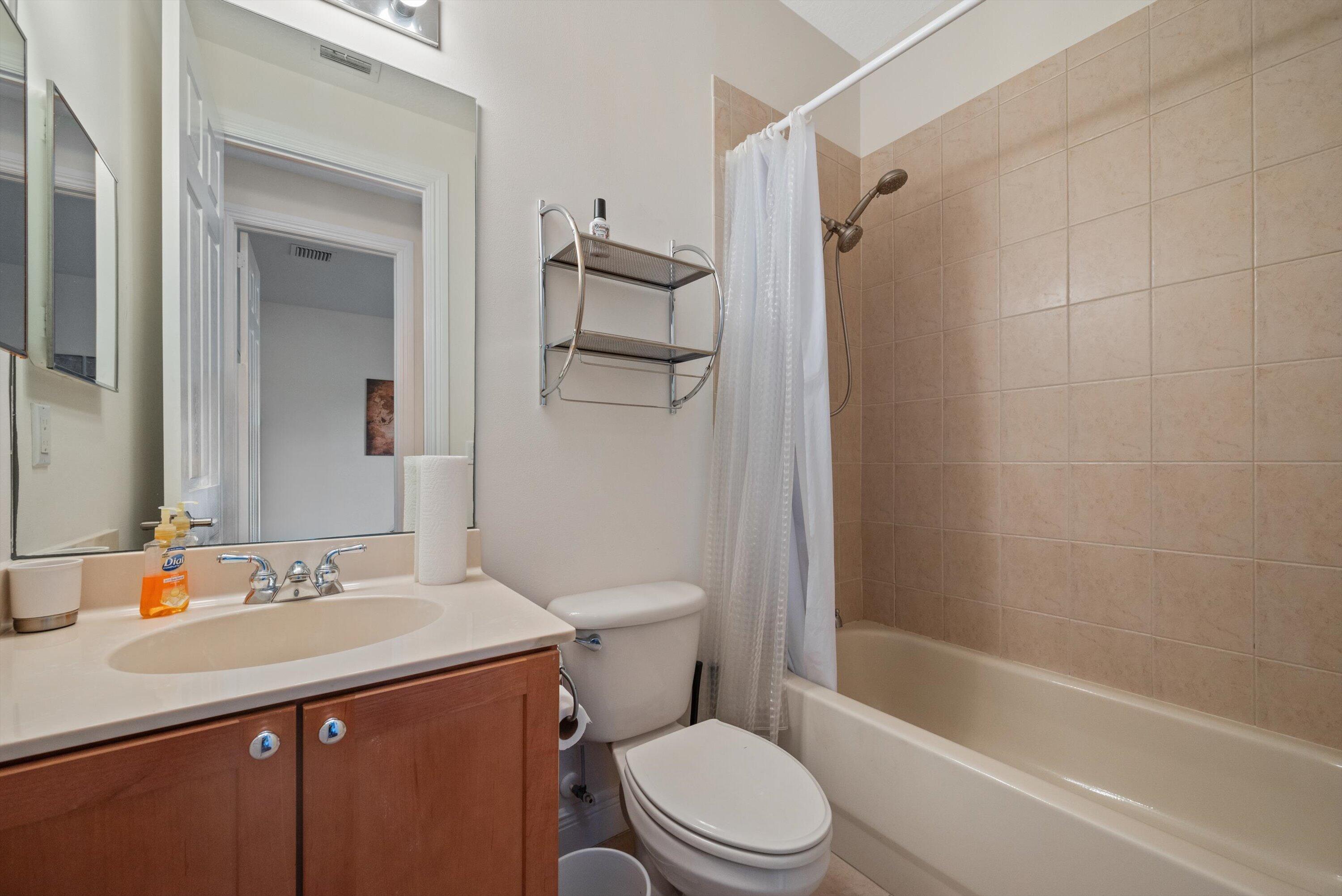 COURTYARDS OF LAKE WORTH - Residential