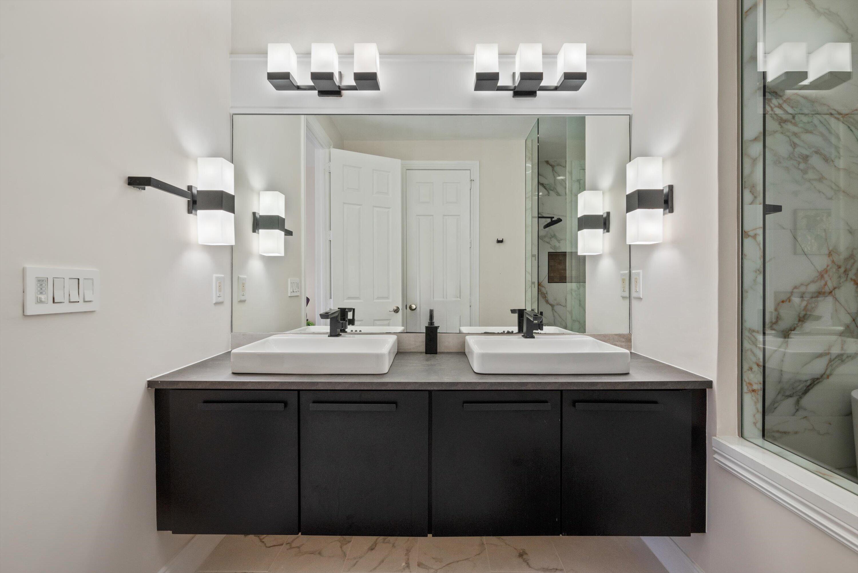 COURTYARDS OF LAKE WORTH - Residential