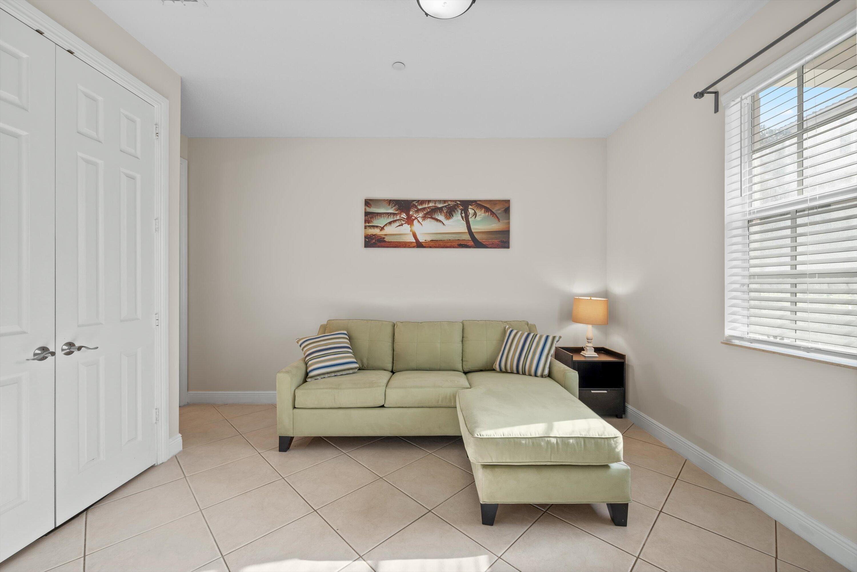 COURTYARDS OF LAKE WORTH - Residential