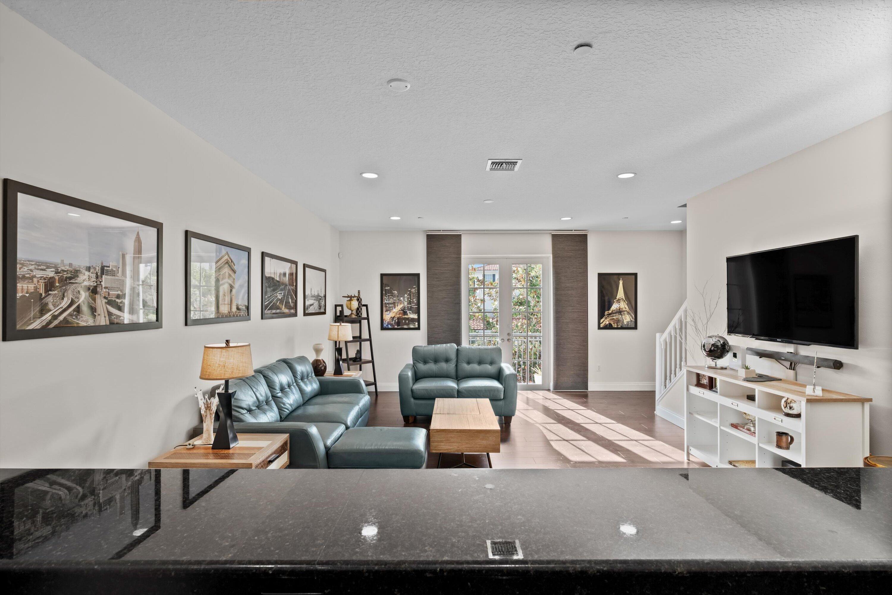 COURTYARDS OF LAKE WORTH - Residential