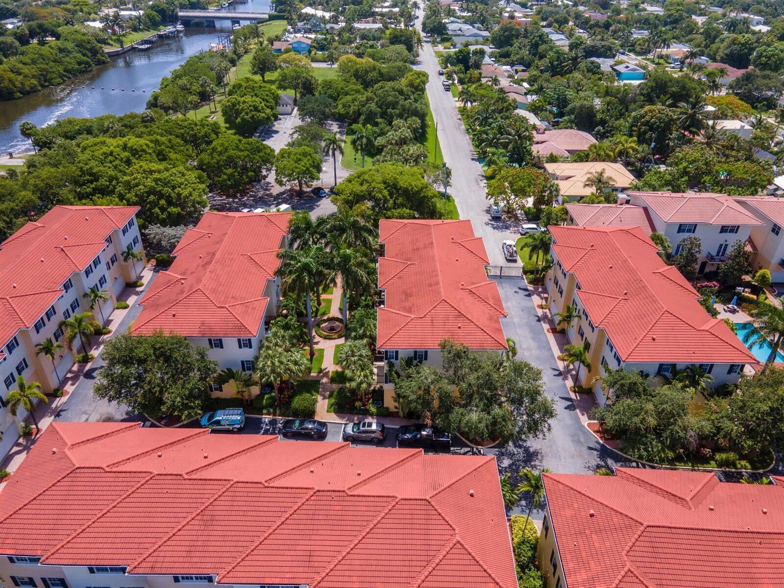 COURTYARDS OF LAKE WORTH - Residential