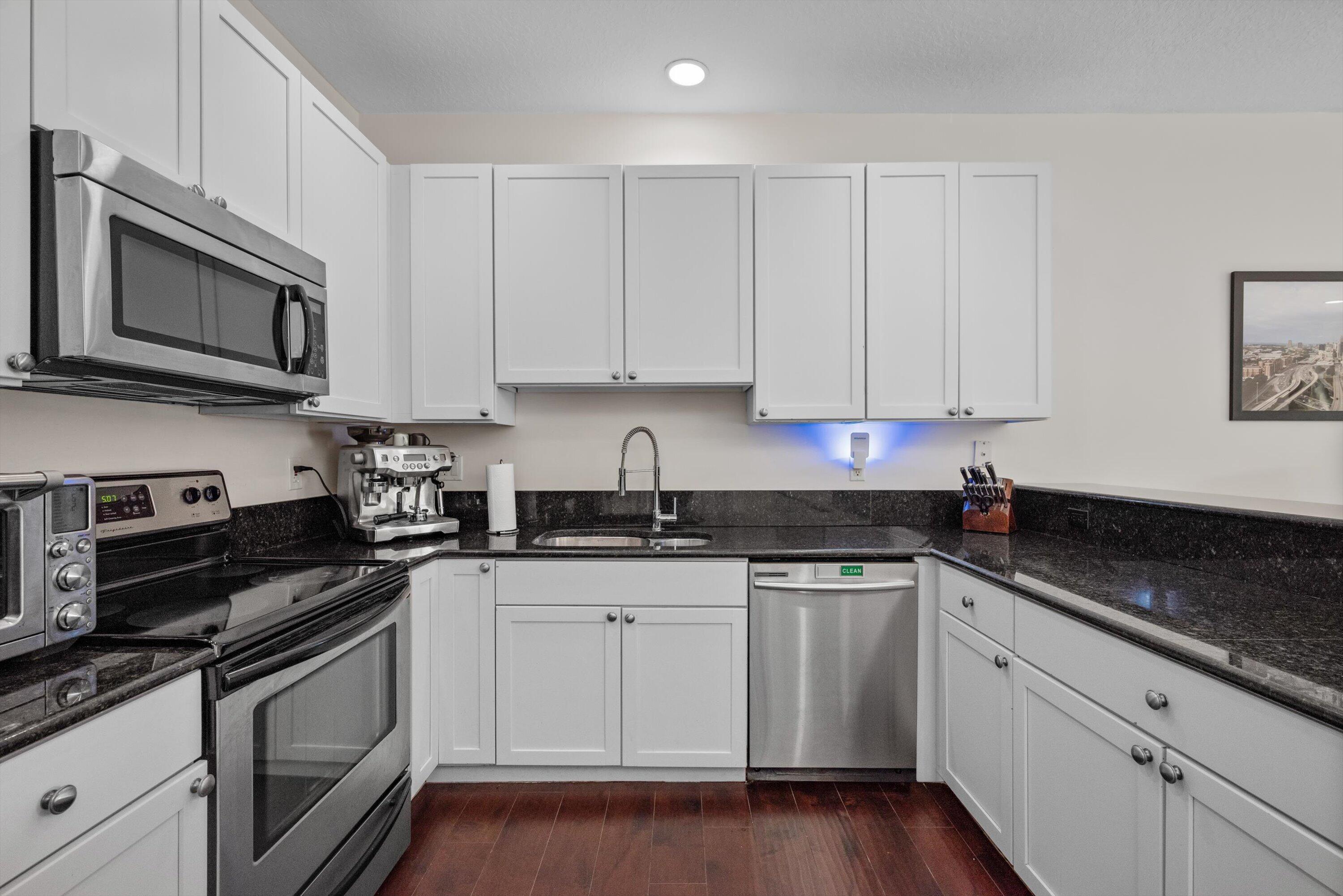 COURTYARDS OF LAKE WORTH - Residential