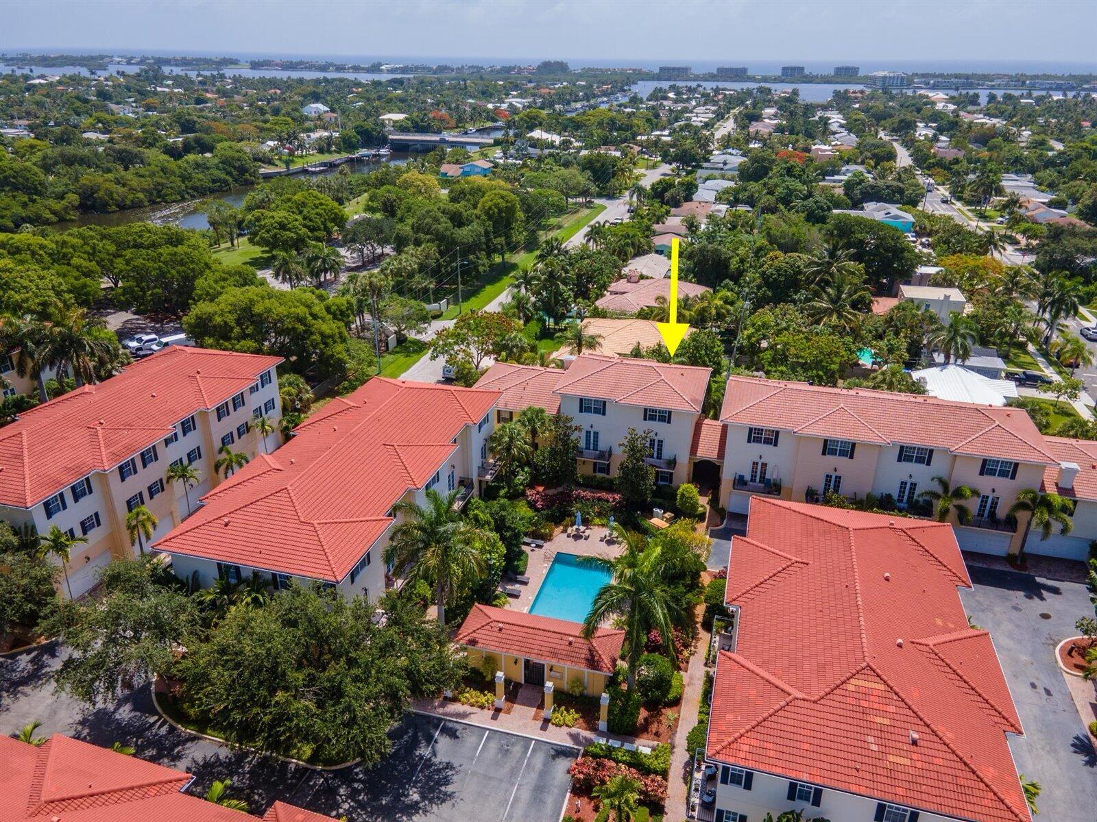 COURTYARDS OF LAKE WORTH - Residential