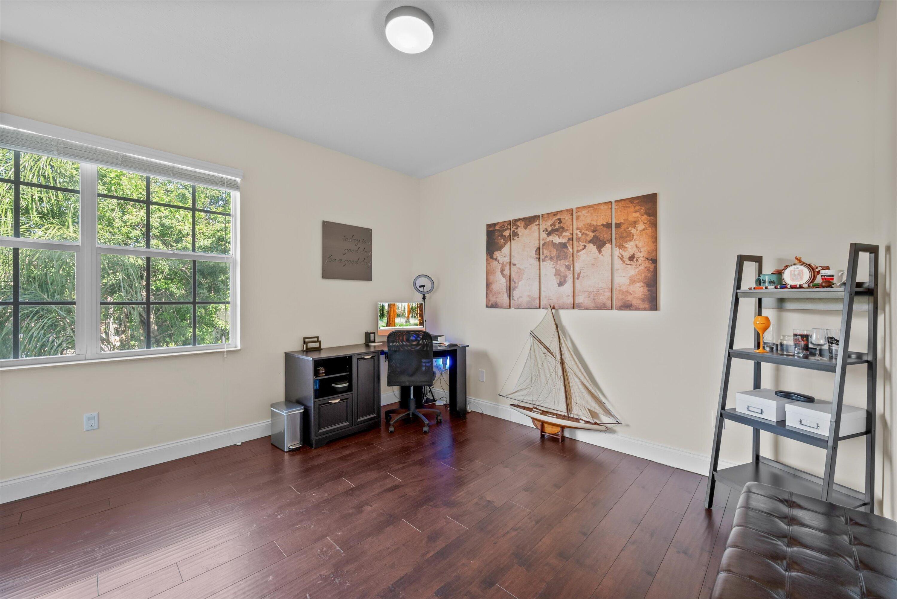 COURTYARDS OF LAKE WORTH - Residential