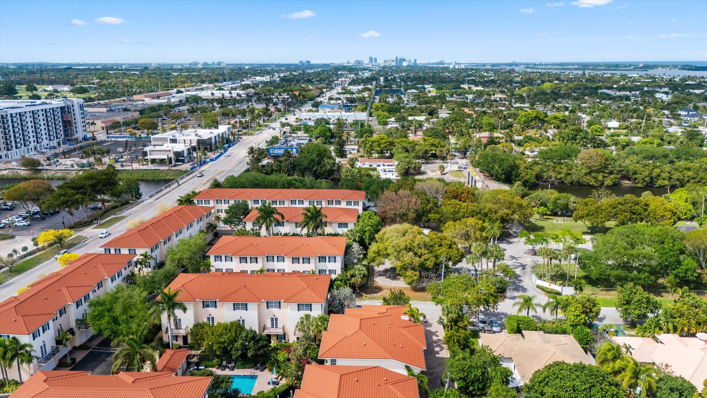 COURTYARDS OF LAKE WORTH - Residential