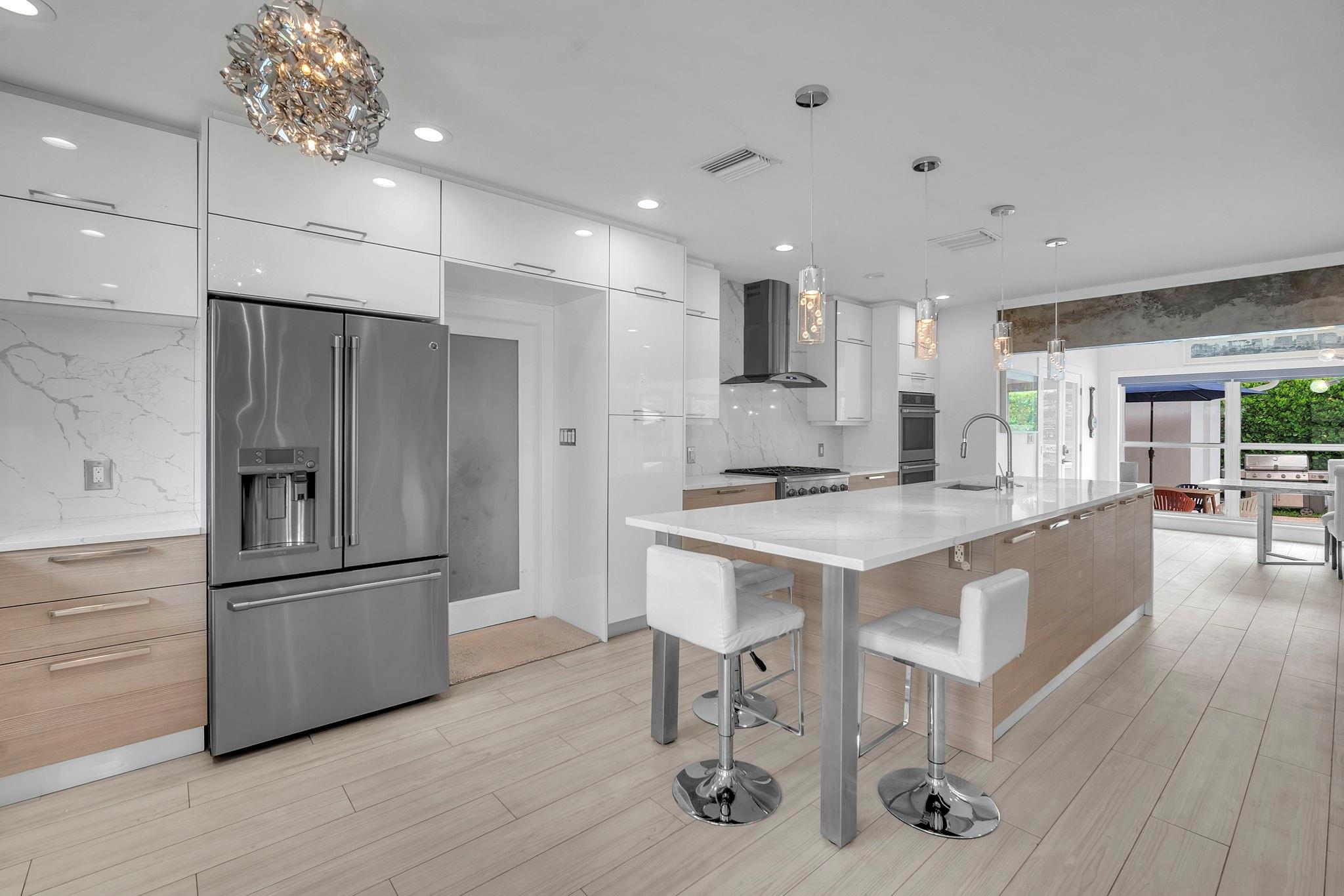 2212 NE 32nd Ave