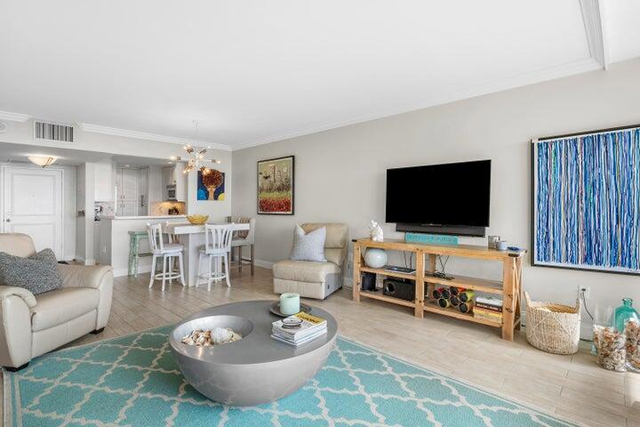 BANYAN HOUSE CONDO - Residential