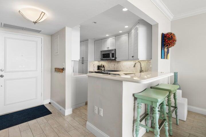 BANYAN HOUSE CONDO - Residential