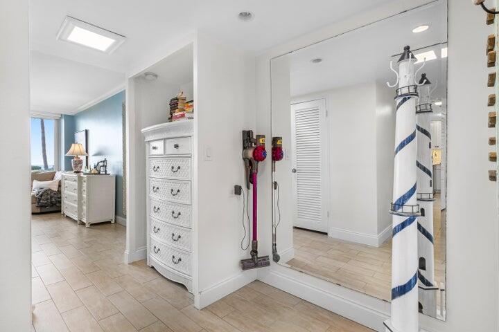 BANYAN HOUSE CONDO - Residential