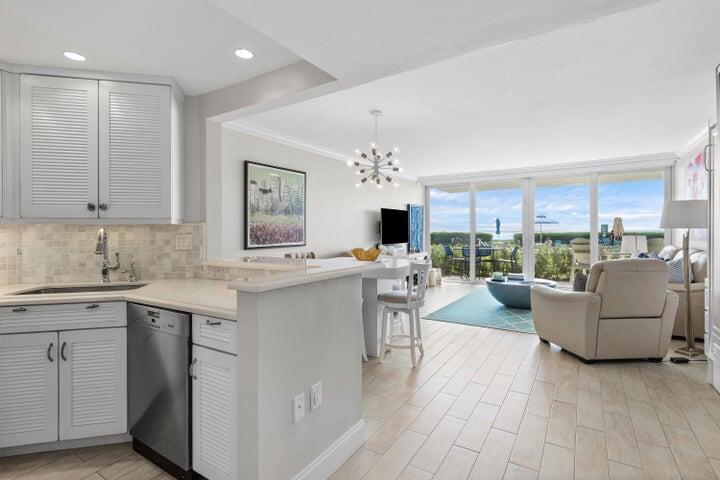 BANYAN HOUSE CONDO - Residential