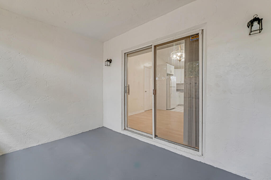 SUGAR POND MANOR OF WELLI - Residential Lease