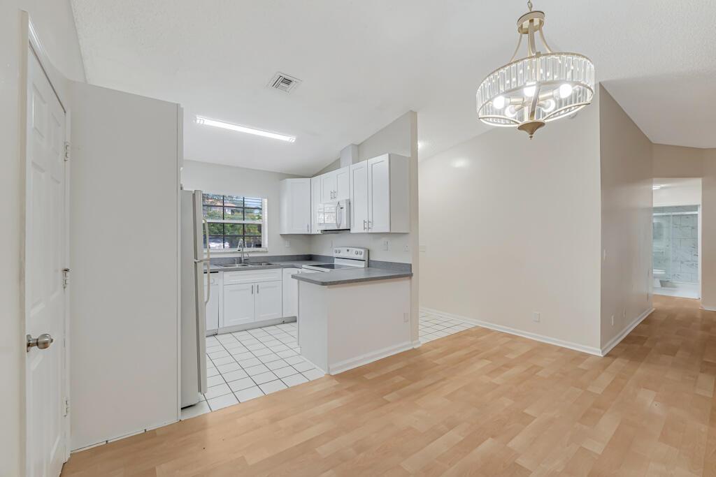 SUGAR POND MANOR OF WELLINGTONNLY - Residential Lease