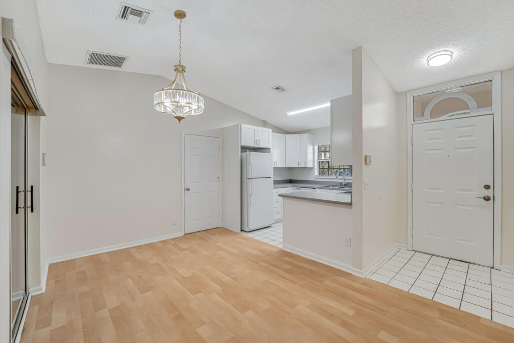 SUGAR POND MANOR OF WELLI - Residential Lease