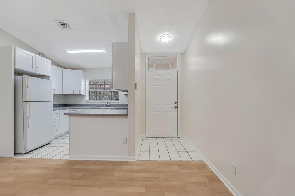 SUGAR POND MANOR OF WELLINGTONNLY - Residential Lease