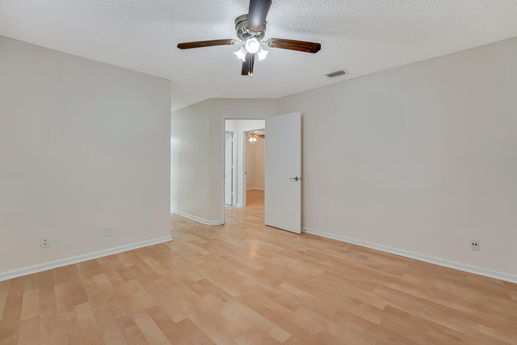 SUGAR POND MANOR OF WELLI - Residential Lease